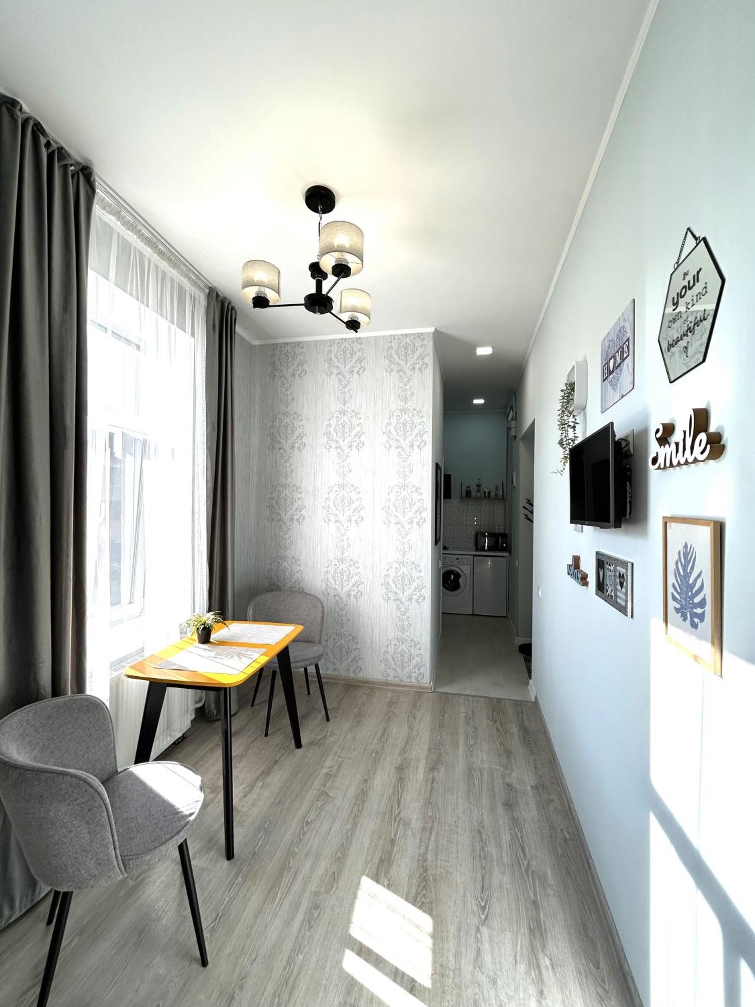 Romantic Apartment In The Сity Сenter ลวีฟ ภายนอก รูปภาพ